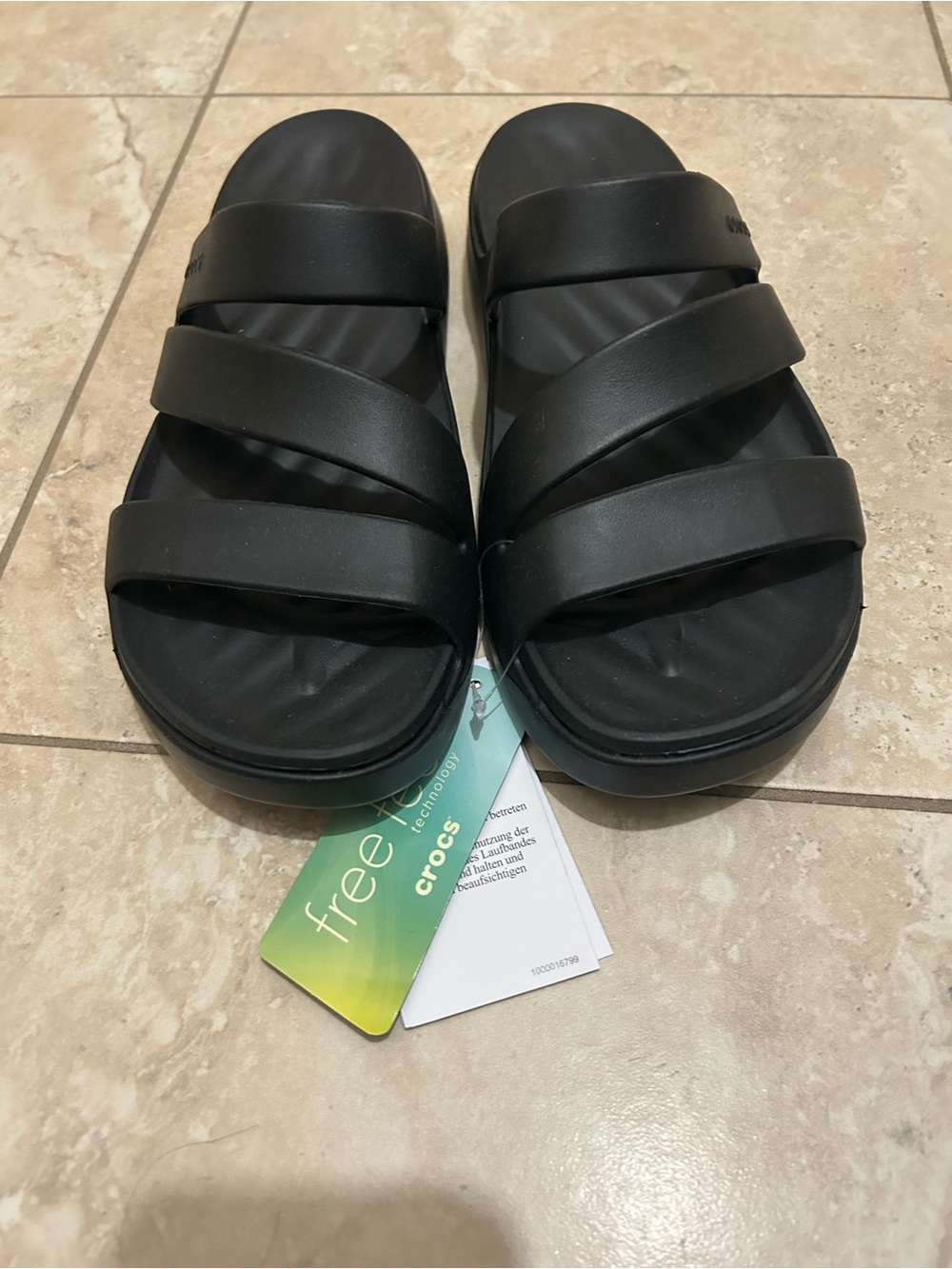 CROCS “Getaway Strappy” Sandals